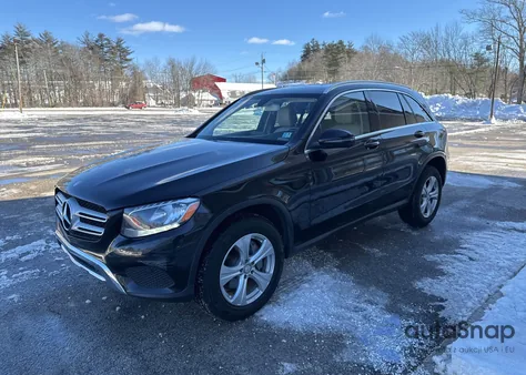 2016 Mercedes-Benz Glc 300 z USA, uszkodzony, nr VIN WDC0G4JB0GF071901